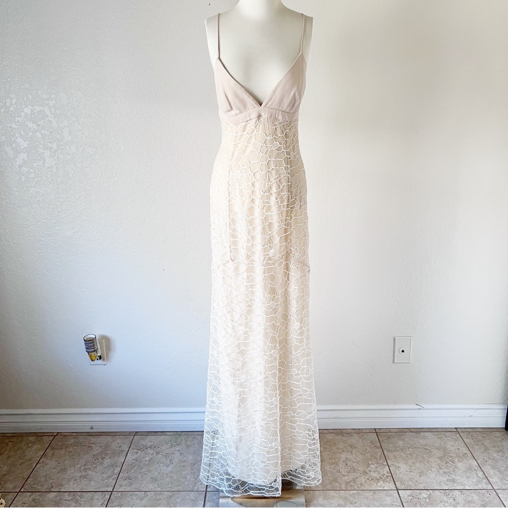 Narciso Rodríguez lace gown size 4